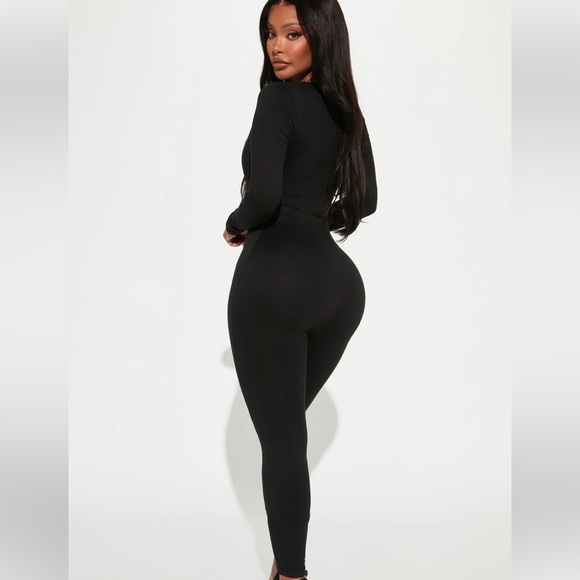 FASHION NOVA BLACK COTTON V DEEP CUT JUMPER S - Picture 2 of 4